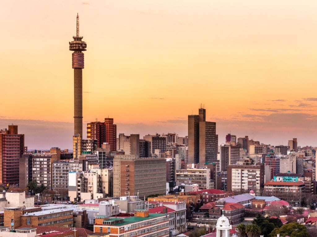 Skyline of Johannesburg, the bigger city between Johannesburg vs Cape Town