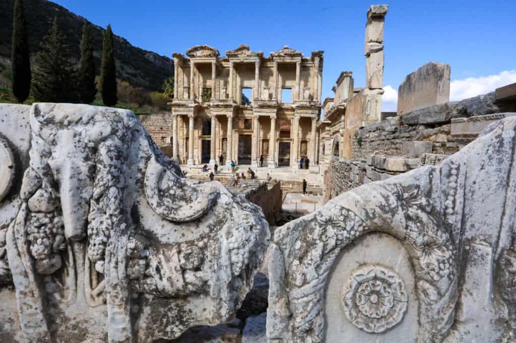 Getting between cities in Turkey is easy with a rental car, flights or publicvtransportation.