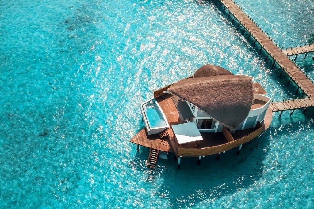 overwater bungalow maldives
