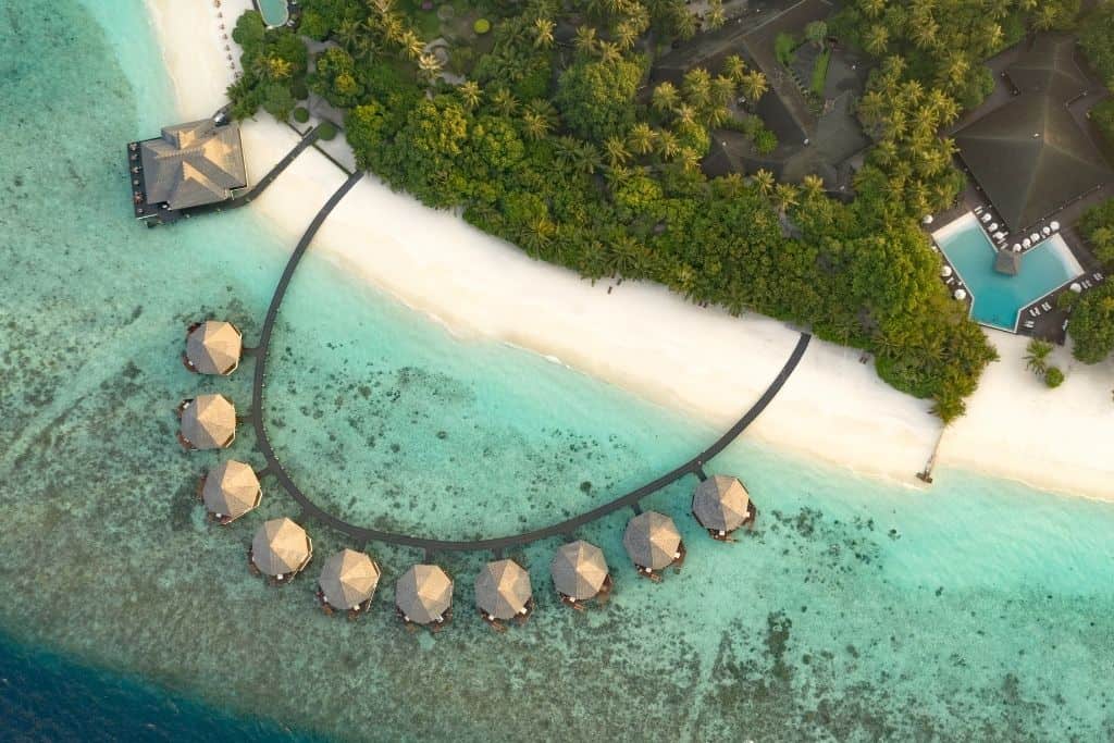 beachfront accommodations maldives