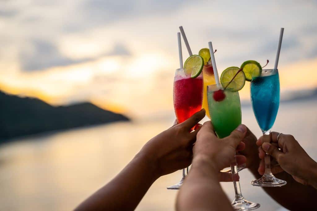 toasting drinks in hawaii