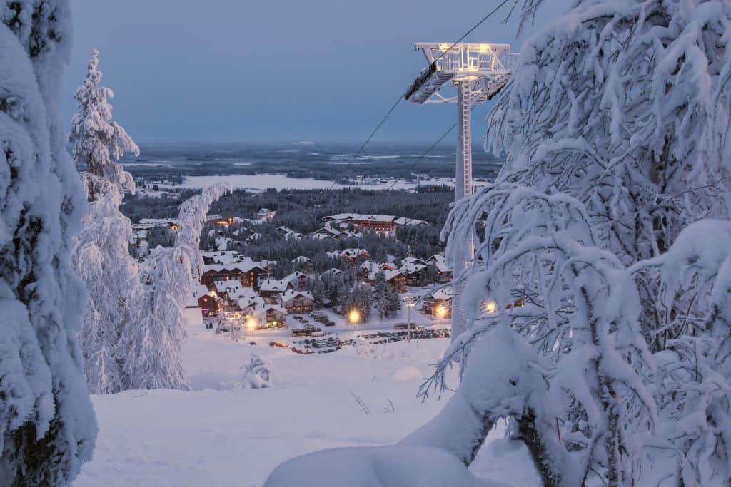 These 5 Colorado Ski Resorts Have The Most Powder Days - Mike & Laura