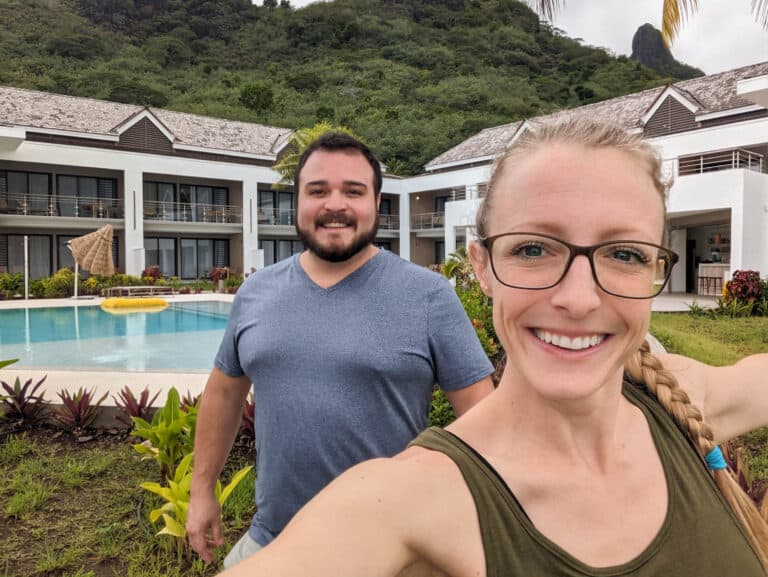 Cook’s Bay Hotel Reviews 2025: Is It Worth It?
