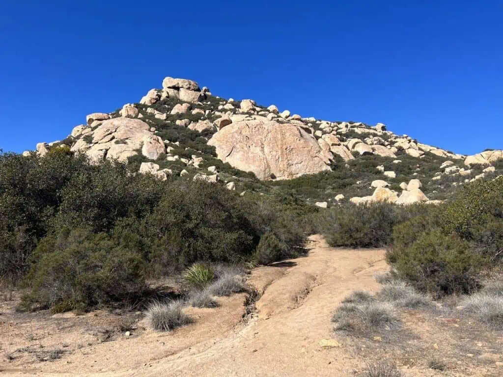 A view of the rugged terrain of Lawson Peak with the rocky mountain ahead.
