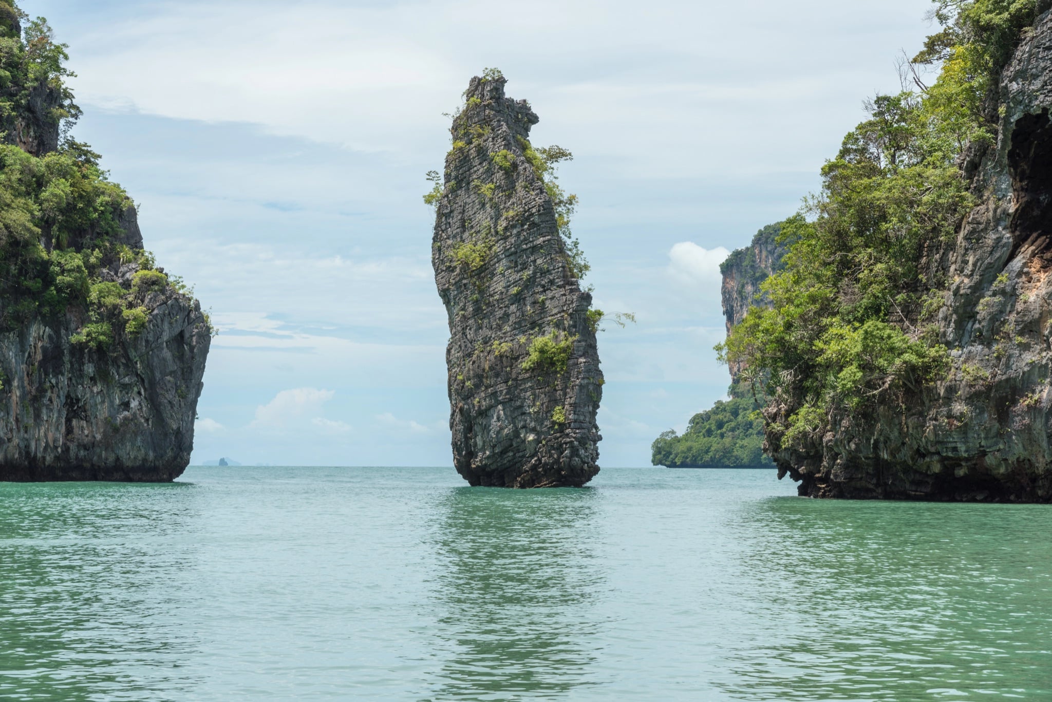 Limestone island and turquoise water at Koh Kudu near Koh Yao Noi, Thailand